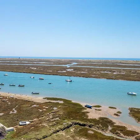 Villa Limoeiro, Fishing Village